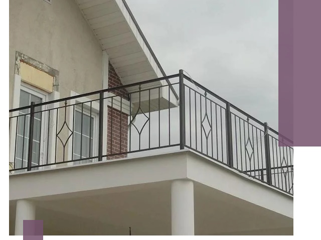 Изготовление балконных ограждений в Видном из металла и стекла